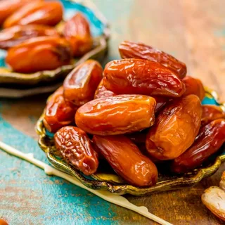 خرما پیارم عربستان با ظاهر یک دست و کیفیت بالا